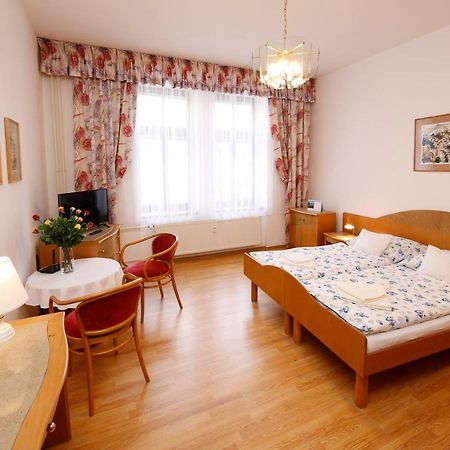 Apartman Moravska Карловы Вары Экстерьер фото
